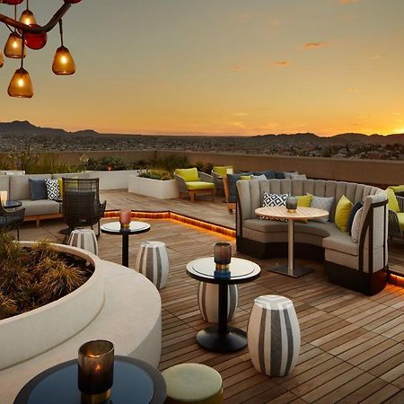 The Plaza Hotel Pioneer Park Ел Пасо Екстериор снимка The rooftop lounge at the Hilton Scottsdale Resort and Villas